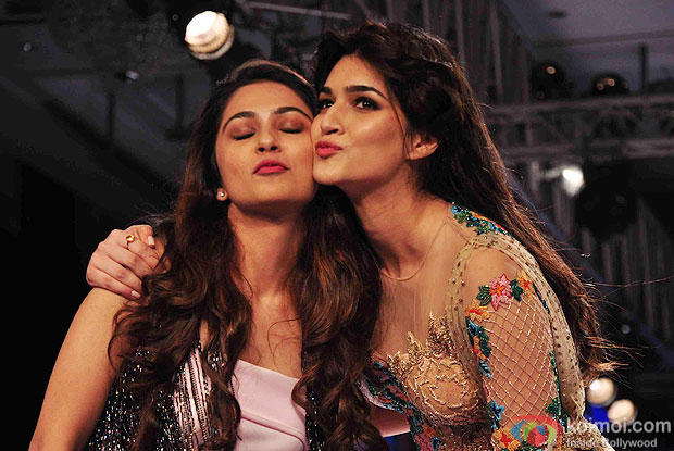 Kriti Sanon walks the ramp during the Lakme Fashion Week Winter Festive 2015