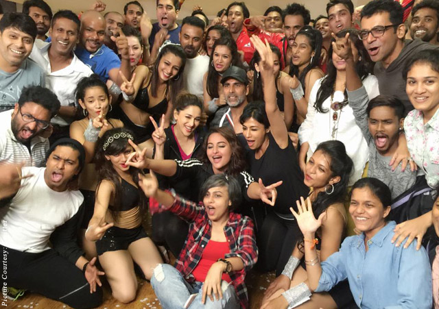 Madhuri Dixit, Akshay Kumar, Sonakshi Sinha and Chitrangada Singh rehearsal for the concert
