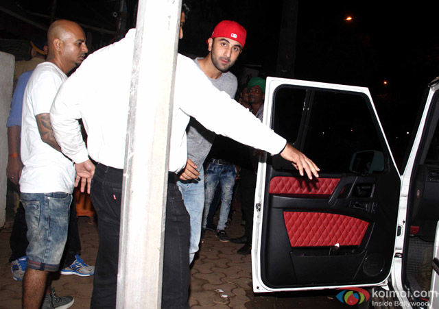Ranbir Kapoor snapped at Hakim’s Aalim Salon and Tattoo Lounge