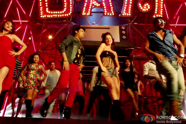 Kapil Sharma and Elli Avram in a 'Bam Bam' song still from movie 'Kis Kisko Pyaar Karoon'
