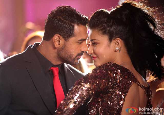 John Abraham and Shruti Haasan in a still from movie 'Welcome Back'