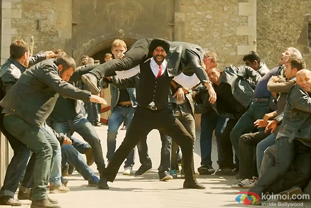 Akshay Kumar in a still from movie 'Singh Is Bliing'