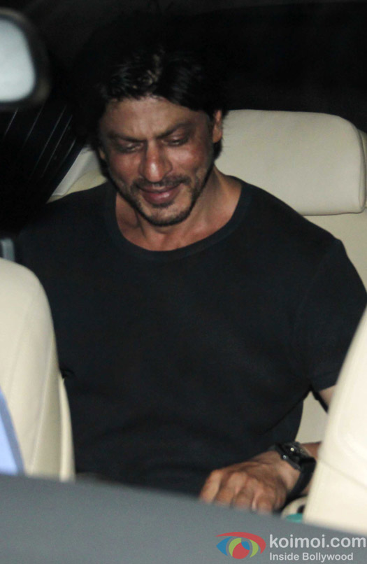 Shah Rukh Khan spotted at olive bar in bandra