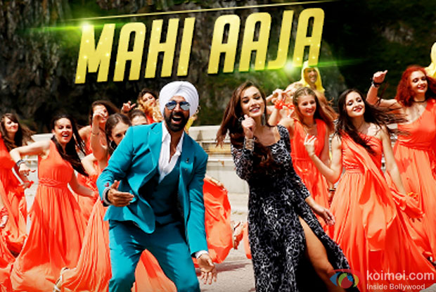 Akshay Kumar and Amy Jackson in a 'Mahi Aaja' song still from movie 'Singh Is Bliing'