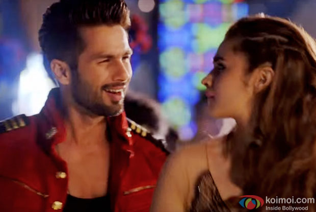 Shahid Kapoor and Alia Bhatt in a still from 'Shaandaar'