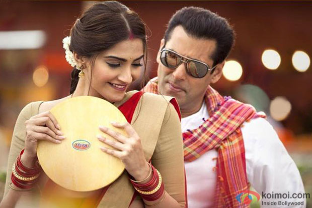 Sonam Kapoor and Salman Khan in a still from 'Prem Ratan Dhan Payo'