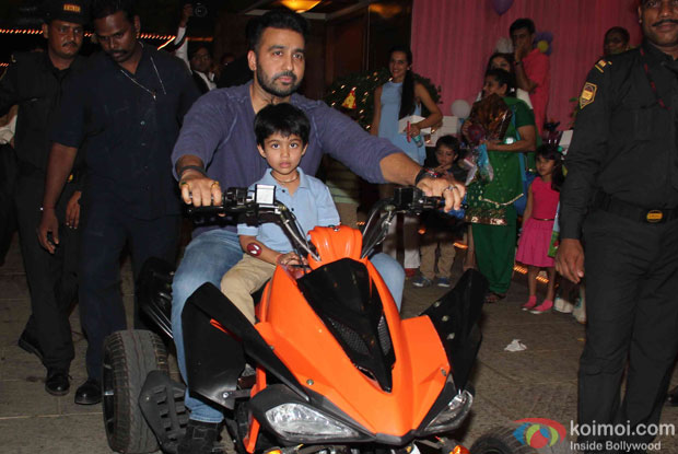 Raj Kundra and Son Viaan during Aaradhya Bachchan's birthday celebrations