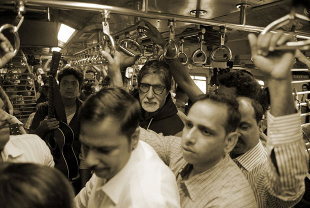 Amitabh Bachchan travel in local train