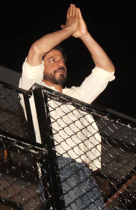 Shah Rukh Khan Celebrating His 50th Birthday