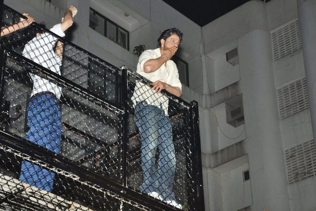Shah Rukh Khan Celebrating His 50th Birthday