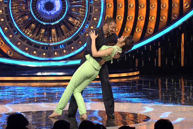 Salman Khan Have A Fun Time With Varun & Kriti