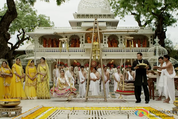 Sonam Kapoor and Salman Khan on location of 'Prem Ratan Dhan Payo'
