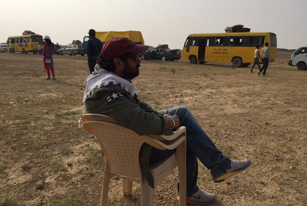 Nikhil Advani on the sets of Airlift