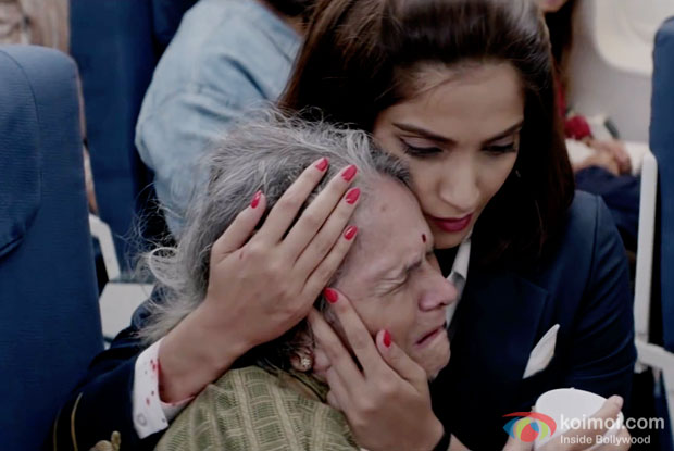 Sonam Kapoor in a 'Jeete Hai Chal' song still from 'Neerja'