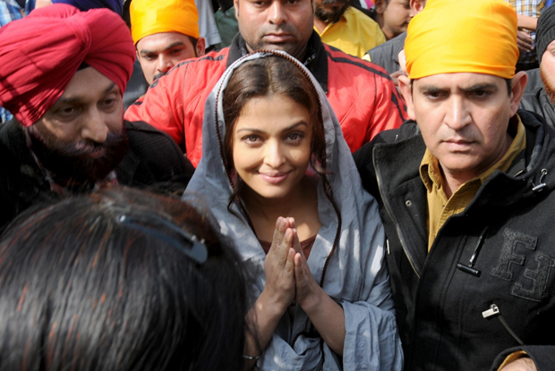 Aishwarya Rai Bachchan shoots for 'Sarbjit' at Golden Temple