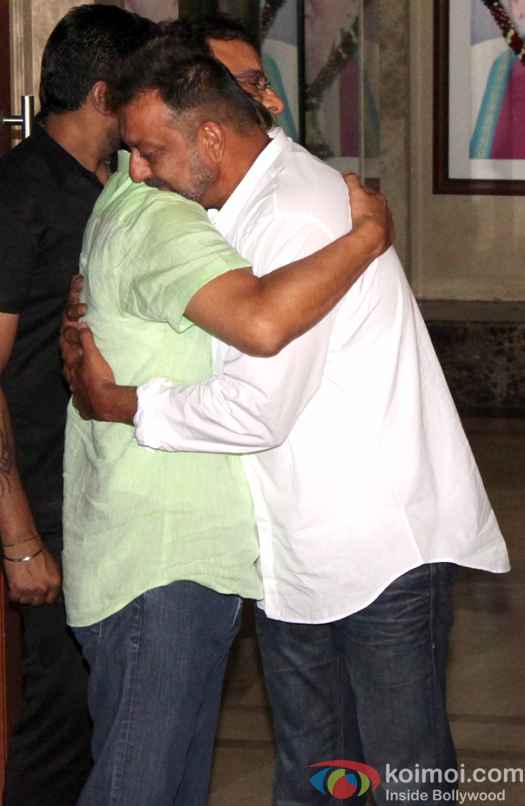 Vidhu Vinod Chopra visited Sanjay Dutt's house 
