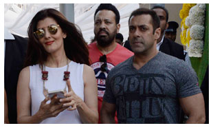 Check Out Salman Khan’s Latest Rendezvous With Ex-flame Sangeeta Bijlani