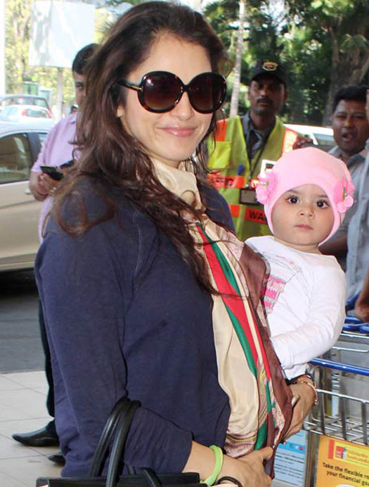 Isha Koppikar with daughter Rianna