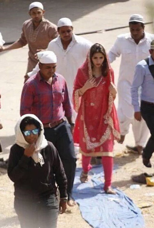 Mahira Khan's Gujarat Shoot For Raees