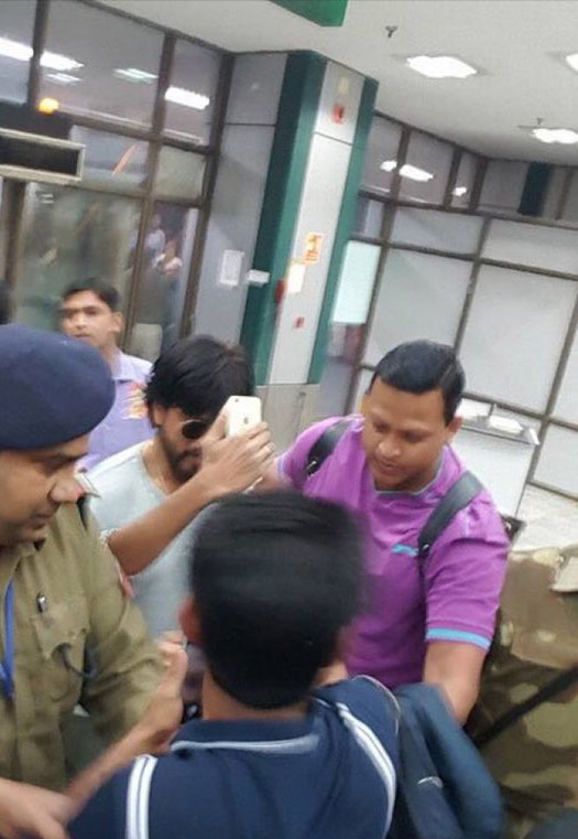 Shah Rukh Khan's Gujarat Shoot For Raees