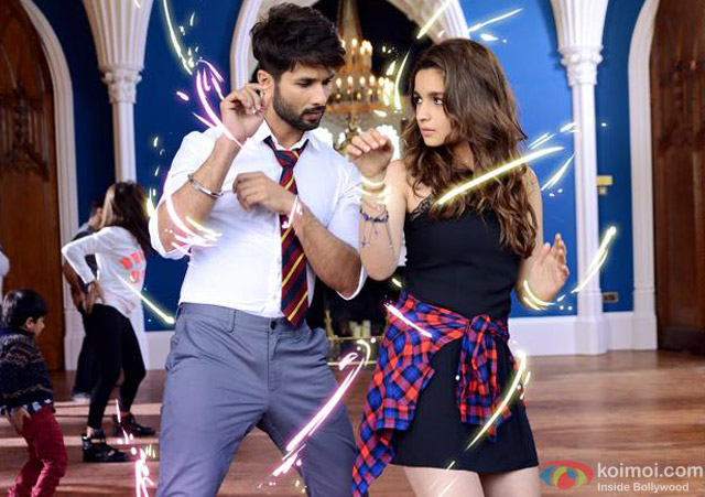 Shahid Kapoor and Alia Bhatt in a still from movie 'Shaandaar'