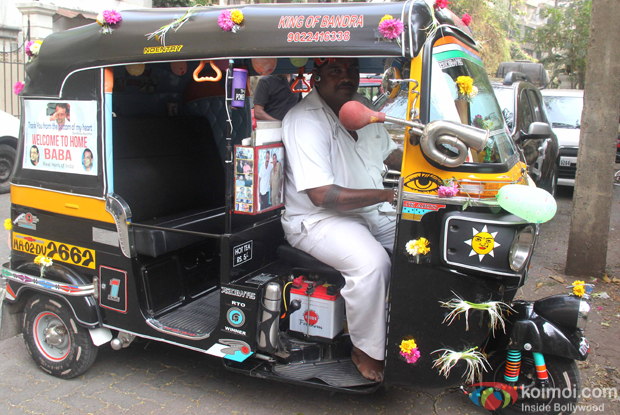 Sanjay Dutt meets his fan Rickshaw Driver Sandeep Bacche