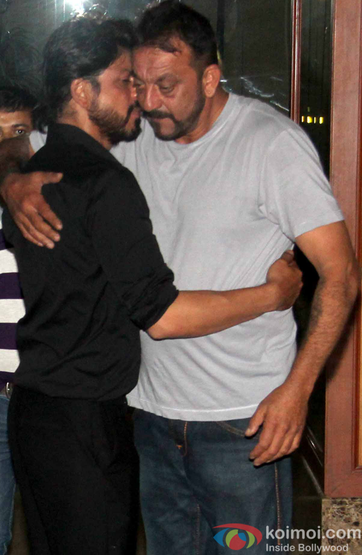 Shah Rukh Khan meet Sanjay Dutt at his residence