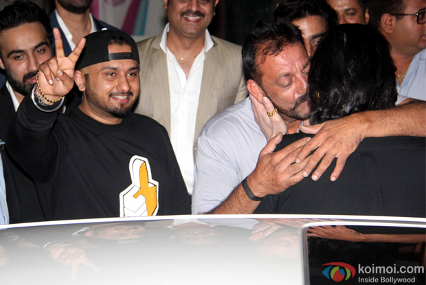 Honey Singh meet Sanjay Dutt at his residence