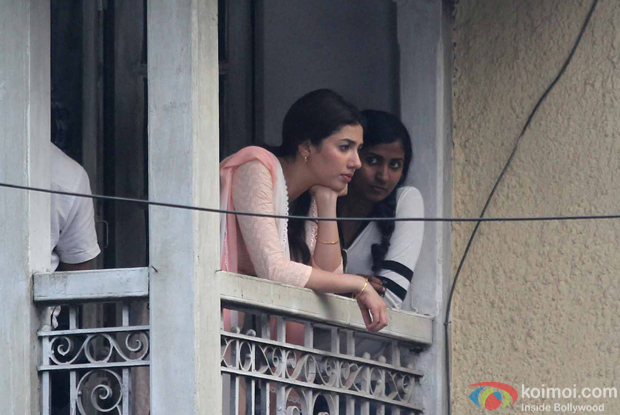 Mahira Khan spotted during the shoot Raees