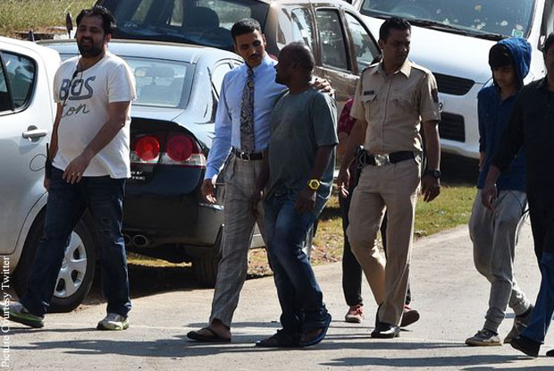 Spotted : Akshay Kumar On The Sets Of Rustom