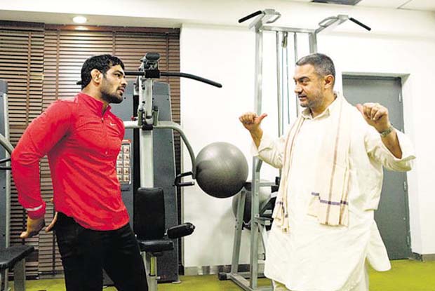 Sushil Kumar meets Aamir Khan, gives fitness tips for Dangal 