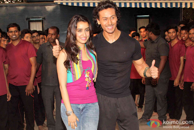 Tiger Shroff's treat to his 'Baaghi' team