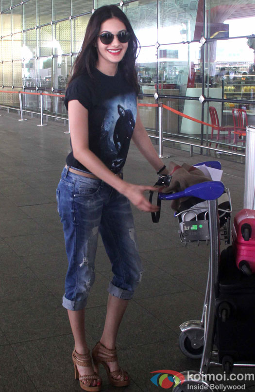 Amyra Dastur leaves for The Times of India Film Awards