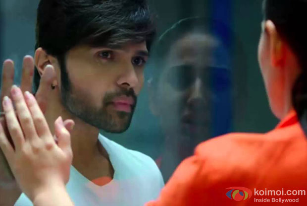 Himesh Reshammiya in a still from movie 'Teraa Surroor'