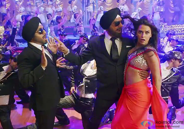 Boman Irani, Vir Das and Neha Dhupia in a 'Machli Jal Ki Rani Hai' still from movie 'Santa Banta Pvt Ltd'