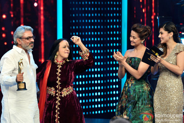Sanjay Leela Bhansali, Ila Arun, Surveen Chawla and Tapsee Pannu at 8th Mirchi Music Awards