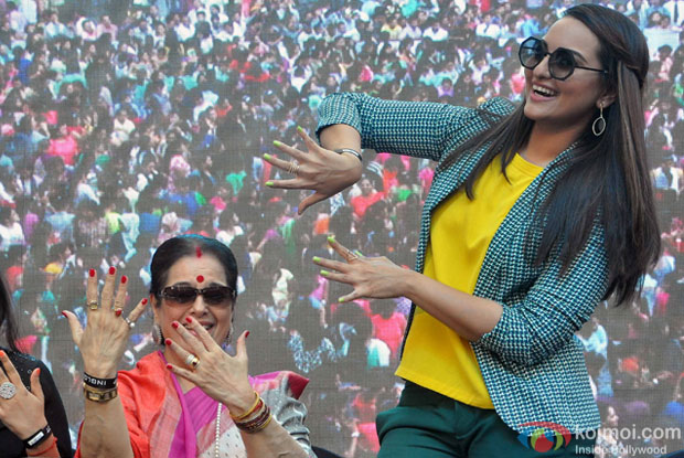 Sonakshi Sinha witnesses people painting fingernails