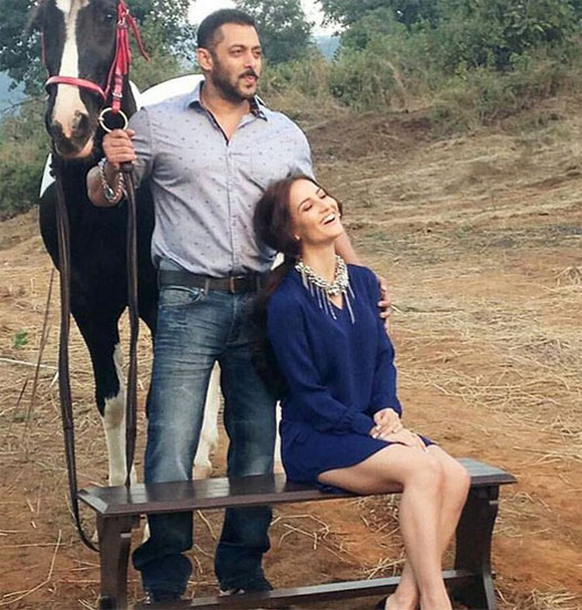 Salman Khan & Elli Avram's Picture Perfect Moment