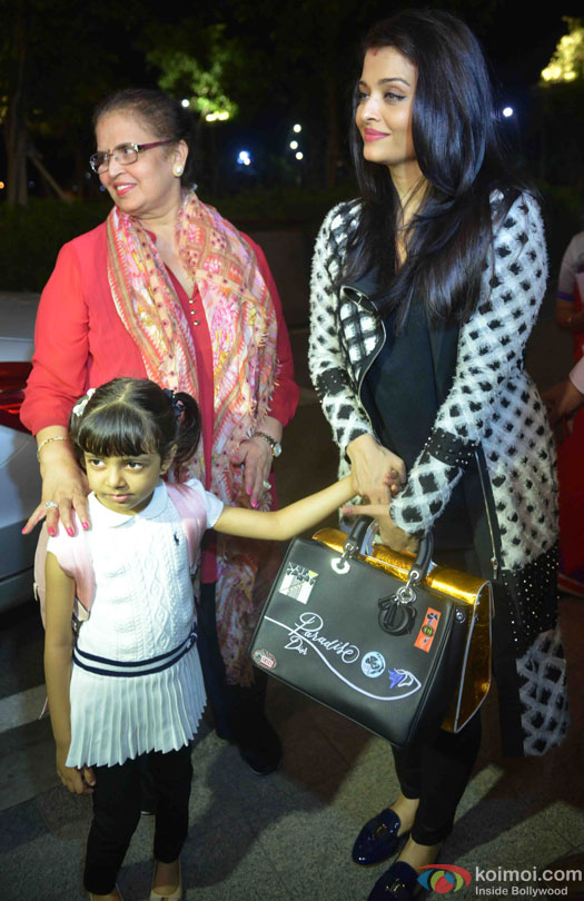 Aishwarya Rai Bachchan and Aaradhya Bachchan Spotted At Airport