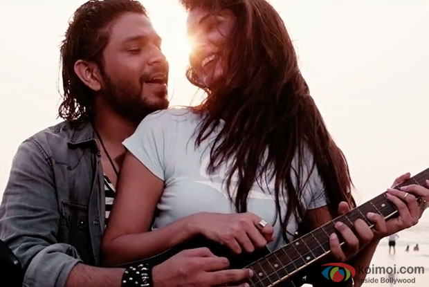 Ankit Tiwari and Sonal Chauhan in a still from Badtameez song
