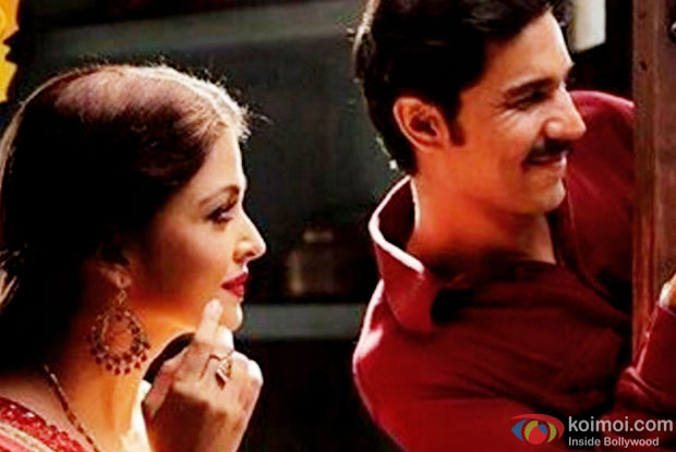 Aishwarya Rai Bachchan and Randeep Hooda in a still from Sarbjit