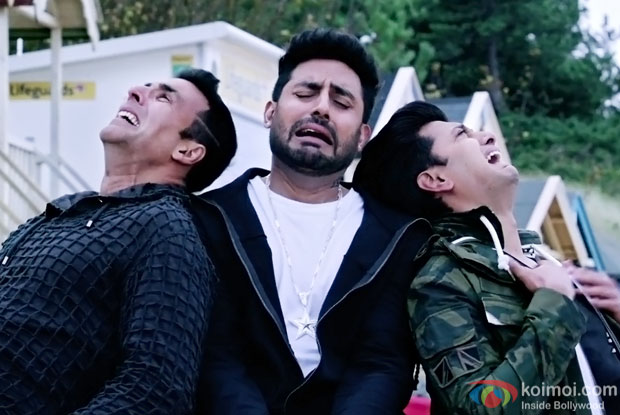 Akshay Kumar, Abhishek Bachchan and Riteish Deshmukh in a FAKE ISHQ song still from HOUSEFULL 3