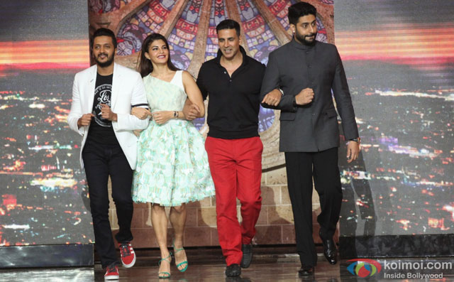 Riteish Deshmukh, Jacqueline Fernandez, Akshay Kumar and Abhishek Bachchan during the promotion of film 'Housefull 3' on the sets of 'India's Got Talent'