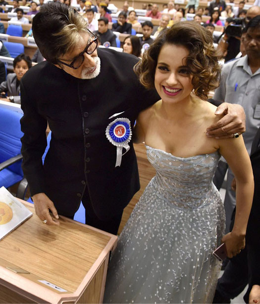 Amitabh Bachchan and Kangana Ranaut during the National Film Awards Ceremony