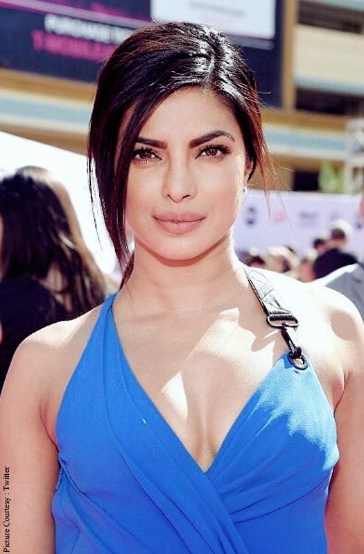 Priyanka Chopra Looks Smoking Hot At Billboard Music Awards Red Carpet