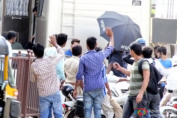 Spotted: Hrithik Roshan At Bandra While Shooting Kaabil