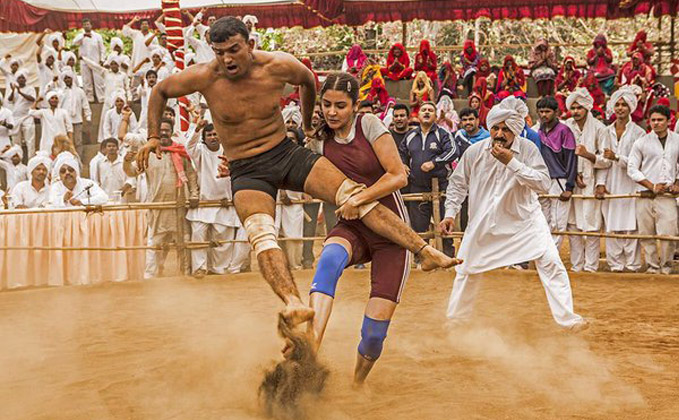 Watch What Anushka Sharma Doing On The Sets Of Sultan
