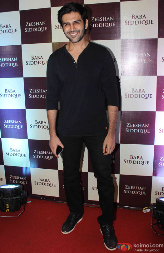 Kartik Aaryan during the Baba Siddique's Iftar Party