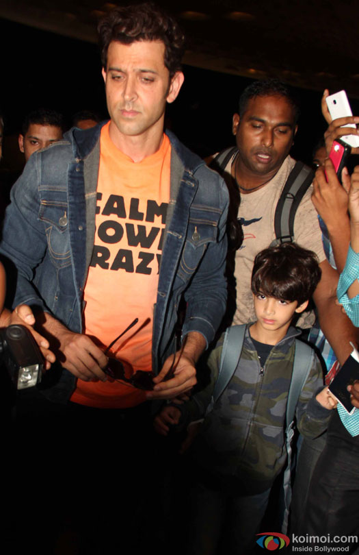 Hrithik Roshan with his son at airport leave for IIFA 2016