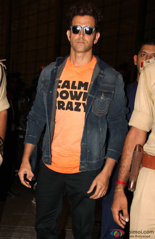 Hrithik Roshan at airport leave for IIFA 2016